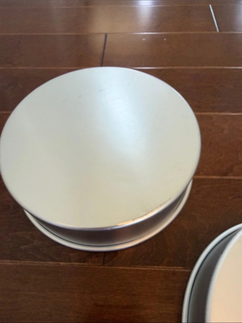 Silver Round Baking Pans Wilton 2105-6104 never used